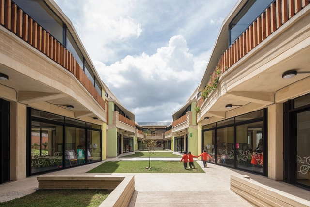Escola Infantil Hogares Soacha / David Delgado Arquitectos - Fotografia de Exterior, Jardim De Infância, Aido, Fachada