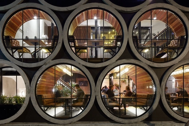 Tubos de hormigón transformados en elementos arquitectónicos y espacios habitables - Imagen Principal