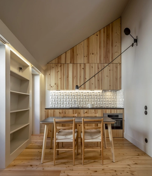 Edifício na Travessa da Portuguesa / BICA Arquitectos - Fotografia de Interiores, Residencial, Cozinha, Arco, Cadeira, Mesa