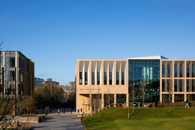 Edificio de enseñanza y aprendizaje de la Universidad de Birmingham / BDP - Fotografía exterior, Universidad, Fachada