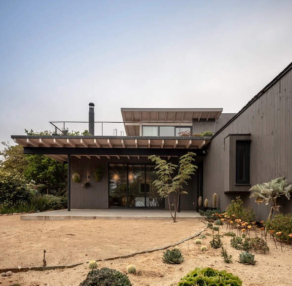 Casa Zapallar / Elton&Deves + Juan Carlos Chamorro Arquitecto - Fotografía exterior, Casas, Patio interior, Fachada, Puerta