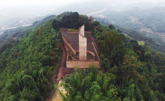 Sitio de combate de Huangpi Dong / West-line Studio - Fotografía exterior, Memorial