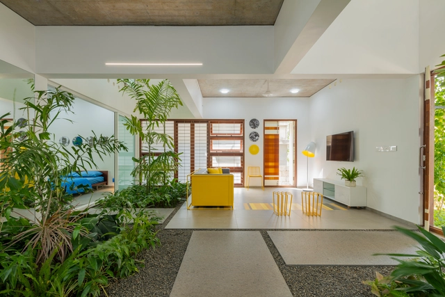 House That Rains Light / LIJO RENY architects - Interior Photography, Houses, Chair
