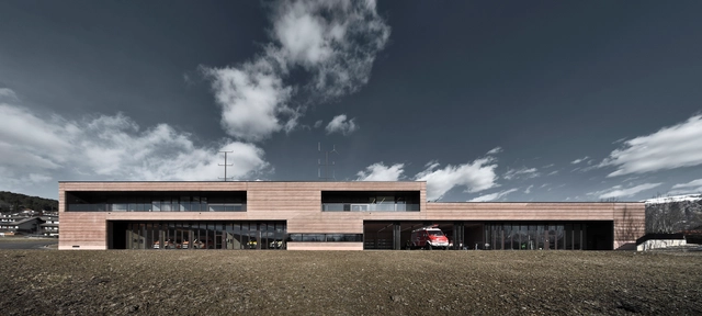Ritten镇救护中心 / Roland Baldi Architects - 建筑图, 消防站