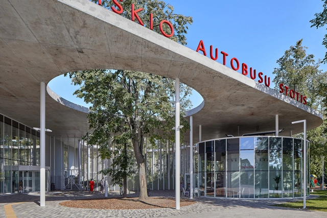 Ponto de Ônibus de Vilkaviškis / Balčytis Studija - Fotografia de Exterior, Rodoviária, Fachada
