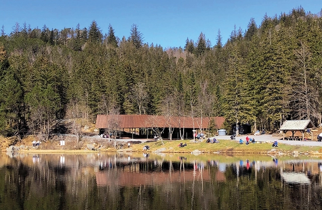 Centro de visitantes no Lago Skomakerdiket Fløyen / SAAHA + Utmark - Fotografia de Exterior, Centro De Visitantes