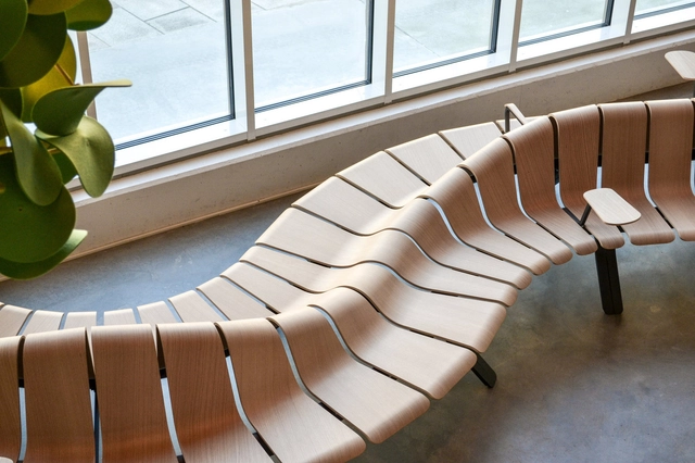 Designing Fluid High-Traffic Areas with Modular Furniture - Featured Image