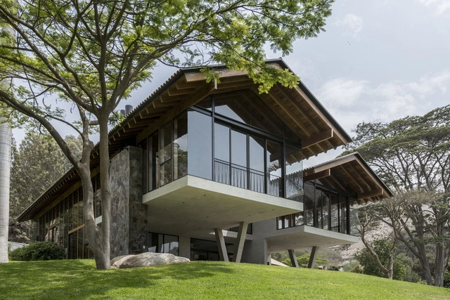 Casa Los Cóndores / Borasino Arquitectos + del Solar arquitectos - Fotografía exterior, Casas, Jardín, Fachada, Bosque