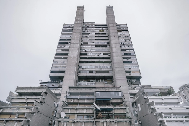 Belgrado brutalista pelas lentes de Alexey Kozhenkov - Imagem de Destaque