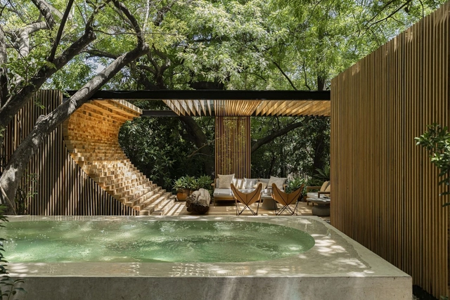 Making Waves: 9 Private Poolhouse Designs - Featured Image