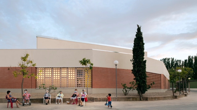 Escola Infantil  / Salas Arquitectura + Diseño - Fotografia de Exterior, Escola Primária, Fachada