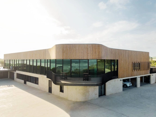 Ocean Grove Surf Life Saving Club / Wood Marsh - Exterior Photography, Sports Architecture, Facade