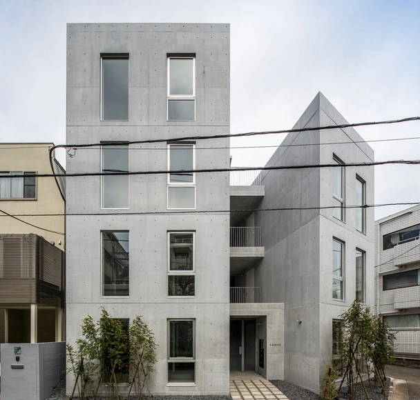 Apartment House in Sakurashinmachi / abanba - Exterior Photography, Residential