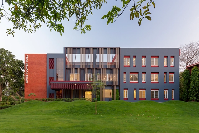 Internado de niñas para The Mann School / Envisage - Fotografía exterior, Dormitorios