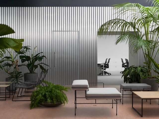 Office With a Patio / Office Shogo Onodera + 2id Architects - Interior Photography, Offices Interiors, Table