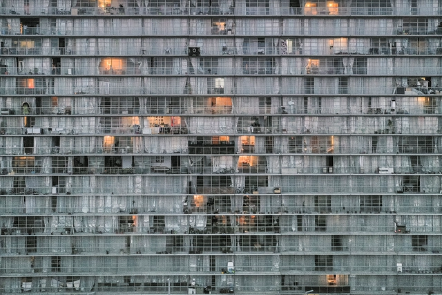 530 Unidades habitacionales transformadas por Lacaton & Vassal, a través del lente de Laurian Ghinitoiu - Imagen Principal