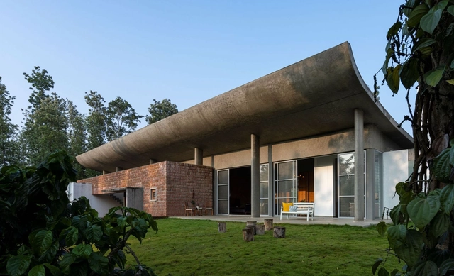 Casa ovoide / Greyscale Design Studio - Fotografía exterior, Casas