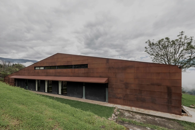 Casa galpón / Sebastián Mora Arquitecto - Fotografía exterior, Casas, Fachada