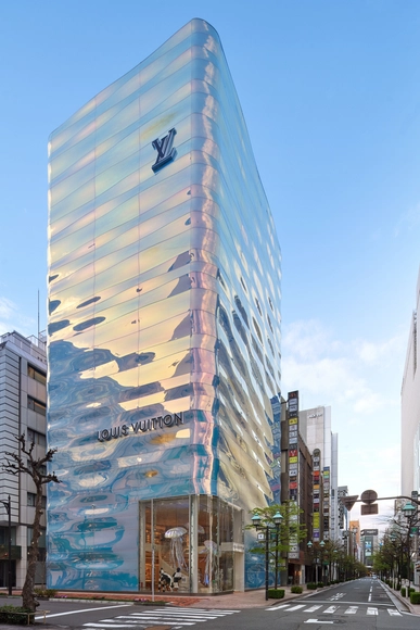 Louis Vuitton Ginza Namiki / AS Co. + Peter Marino Architect - Exterior Photography, Retail Interiors
