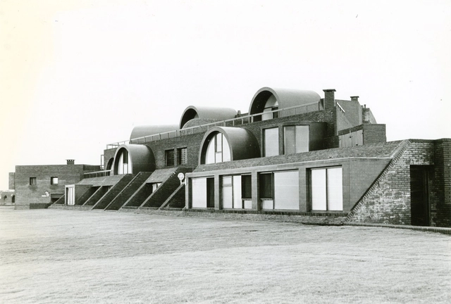 Clásicos de Arquitectura: Terrazas de Manantiales / MSGSSV - Planos, Fachada