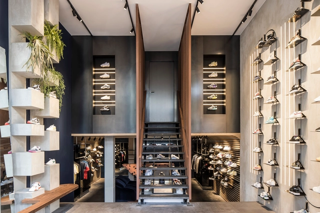 Sneaker District Amsterdam / Barde + vanVoltt - Interior Photography, Store