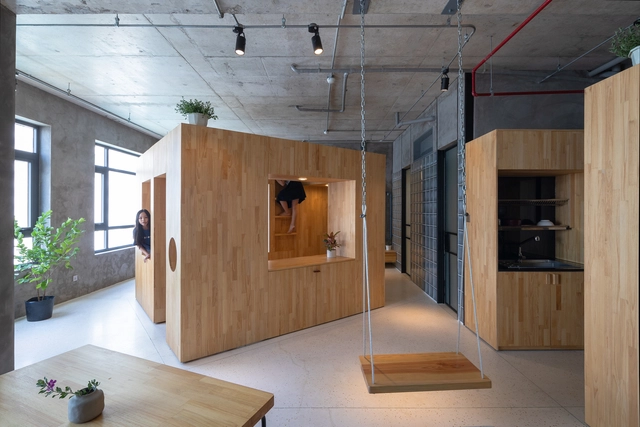 Happy Box / Tropical Space - Interior Photography, Apartment Interiors, Kitchen, Beam, Table