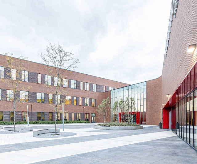 Escola Taft Freshman Academy / STL Architects - Fotografia de Exterior, Escolas