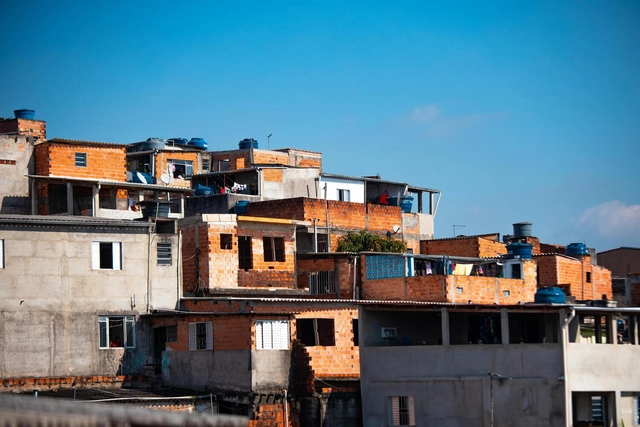 Os abandonados: espaço público e a luta de classes no Brasil - Imagem de Destaque