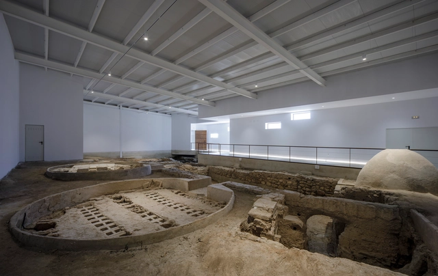 Centro Expositivo Alfar Romano / Antonio Raso + César Egea + Carlos García - Fotografía interior, Centro De Exhibición, Fijación Vigas