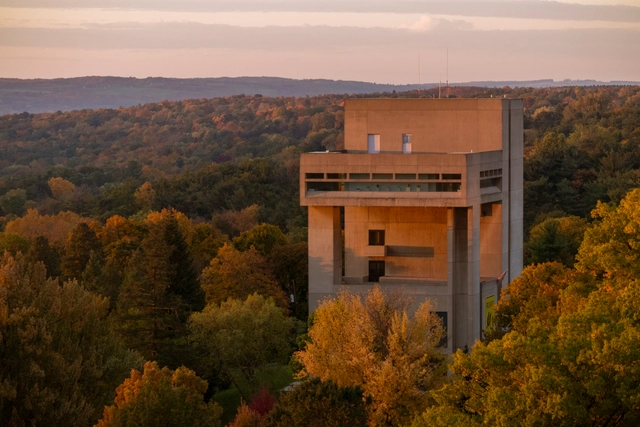 Museu da Universidade de Cornell projetado por I.M. Pei, pelas lentes de Nipun Prabhakar - Imagem de Destaque