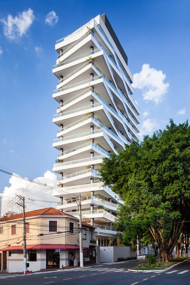 Edifício Residencial MN15 / Königsberger Vannucchi Arquitetos Associados - Fotografia de Exterior, Apartamentos
