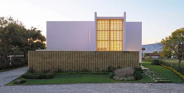 Casa casi rosa / Di Vece Arquitectos - Fotografía exterior, Casas, Jardín, Fachada