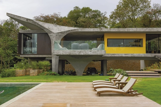 Casas brasileiras: 13 residências com pilares escultóricos - Imagem de Destaque