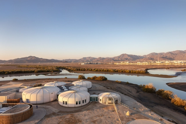 Santuário das Tartarugas na Reserva Kalba Mangrove / Hopkins Architects - Fotografia de Exterior, Centro De Pesquisas