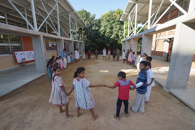 Una escuela para educar con dignidad: Intervención en la Escuela Primaria Intercultural Bilingüe Juan H. Álvarez Xochistlahuaca de Guerrero, México - Imagen Principal
