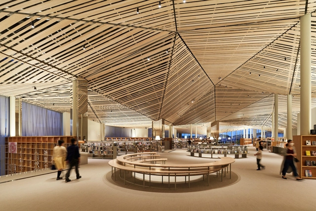 Biblioteca Municipal Nasushiobara / Mari Ito + UAo - Fotografia de Interiores, Bibliotecas, Viga