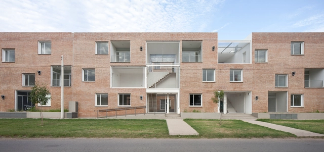 Edifício Baigorria / BBOA - Balparda Brunel Oficina de Arquitectura - Fotografia de Exterior, Residencial, Porta