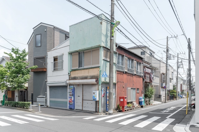 El Pabellón de Japón en la Bienal de Venecia 2021 aborda el consumo masivo y la reutilización en la arquitectura - Imagen Principal