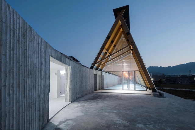 Strawberry Farm Activity Hall / Describing Architecture Studio - Exterior Photography, Services , Facade