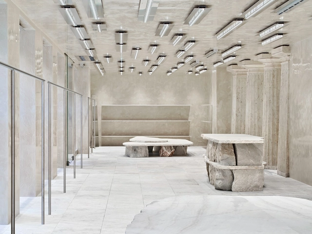 Tienda Acne Studios Estocolmo / ARQUITECTURA-G - Fotografía interior, Tienda, Pilares, Arco, Sillas