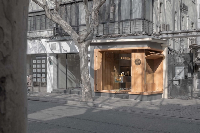 上海易间咖啡店 / 古鲁奇公司 - 室内图, 咖啡店室内设计, 门, 表皮