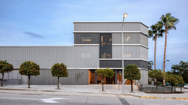Reforma Oficinas JJP Hospitalaria / Gabriel Verd Arquitectos + Buró4 - Fotografía exterior, Interiores De Oficina, Fachada, Puerta