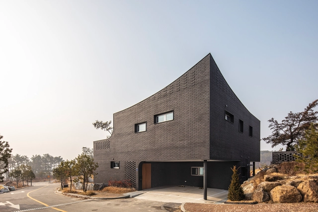 Casa Wing / Urban Terrains Lab - Fotografia de Exterior, Casas, Fachada