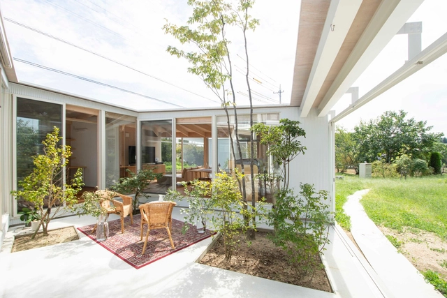 Casa rural / Takayuki Kuzushima and Associates - Fotografía exterior, Casas, Sillas