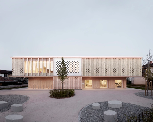 Jardín infantil Engelbach / Innauer-Matt Architekten - Fotografía exterior, Kindergarten