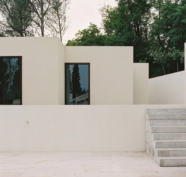 Casa de Hóspedes / Arriba - Exterior Photography, Renovation, Facade