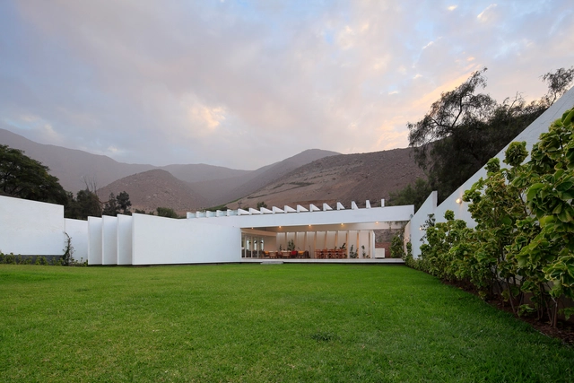 Casa Los Cóndores / Riofrio Arquitectos - Fotografía exterior, Casas, Jardín, Fachada