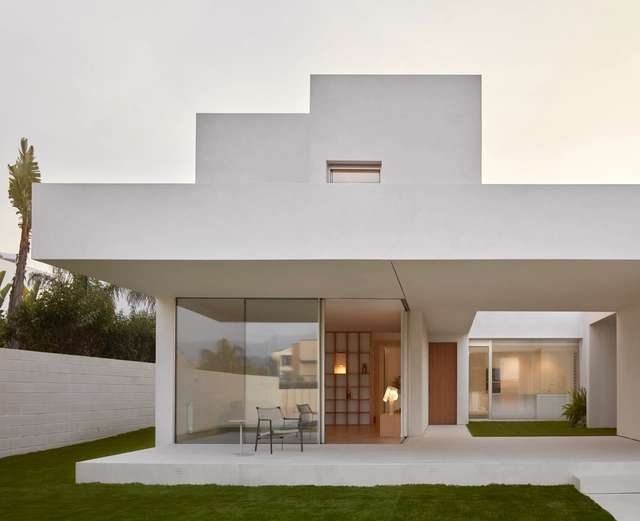 Casa AVM / Horma - Fotografía interior, Casas, Patio interior, Fachada, Puerta