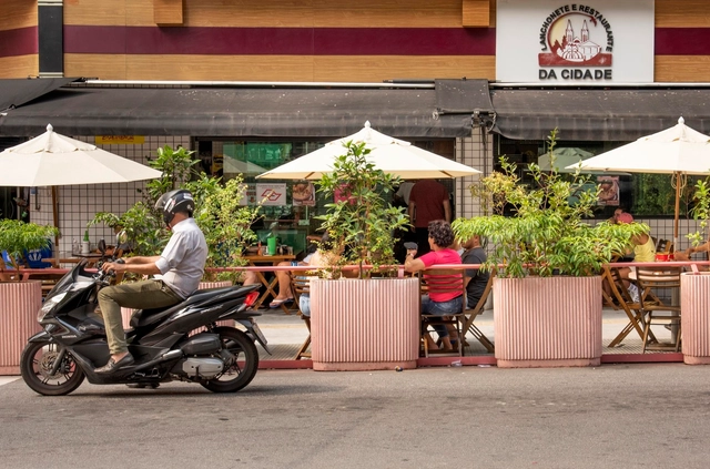 Proyecto Ocupa Rua: ¿Cómo el espacio público solventa bares y restaurantes en tiempos de pandemia? - Imagen Principal