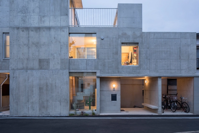 House in Kamiikebukuro / UmbreArchitects - Exterior Photography, Houses, Door